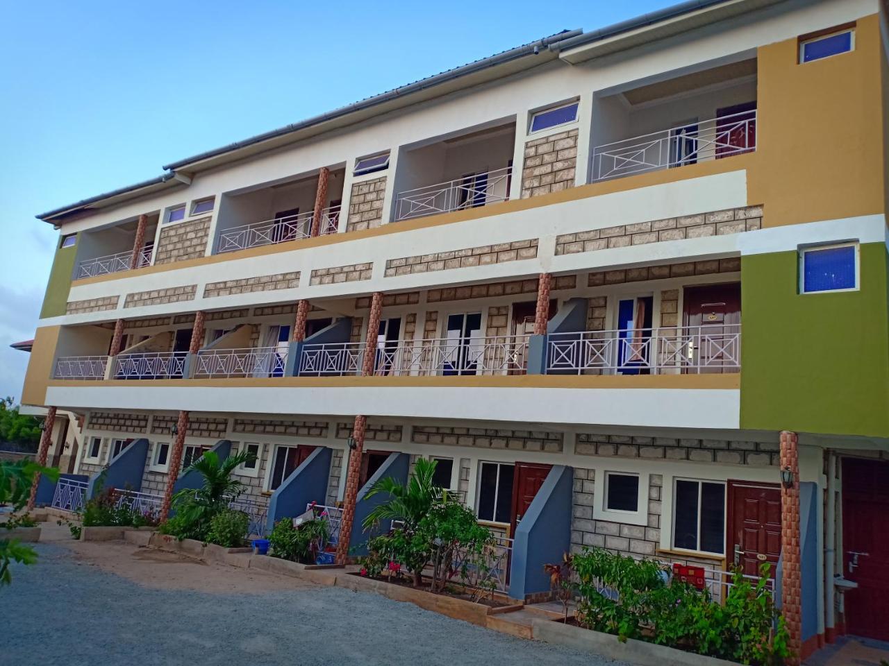 Diplomat Diani Beach Resort Eksteriør billede