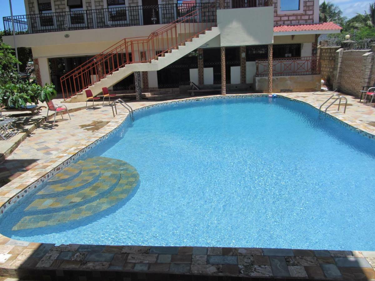 Diplomat Diani Beach Resort Eksteriør billede