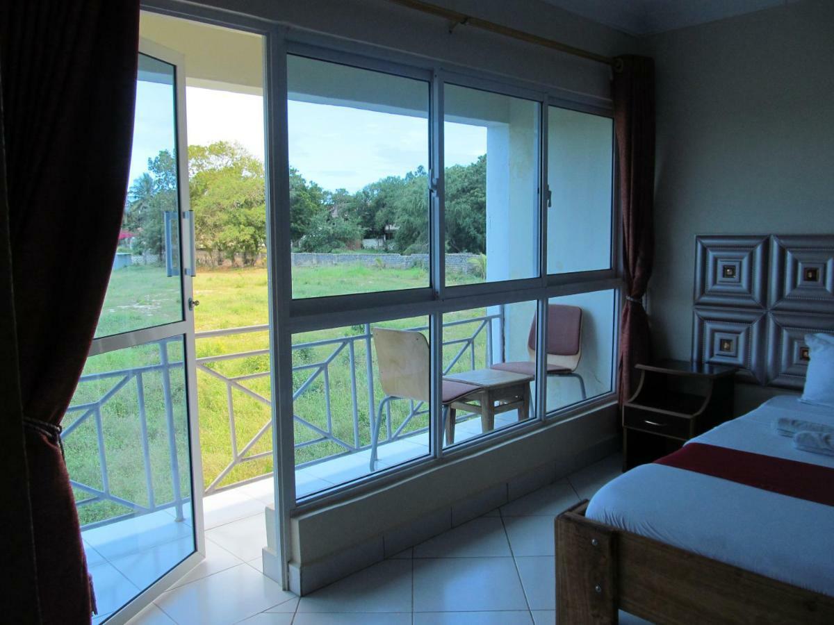 Diplomat Diani Beach Resort Eksteriør billede